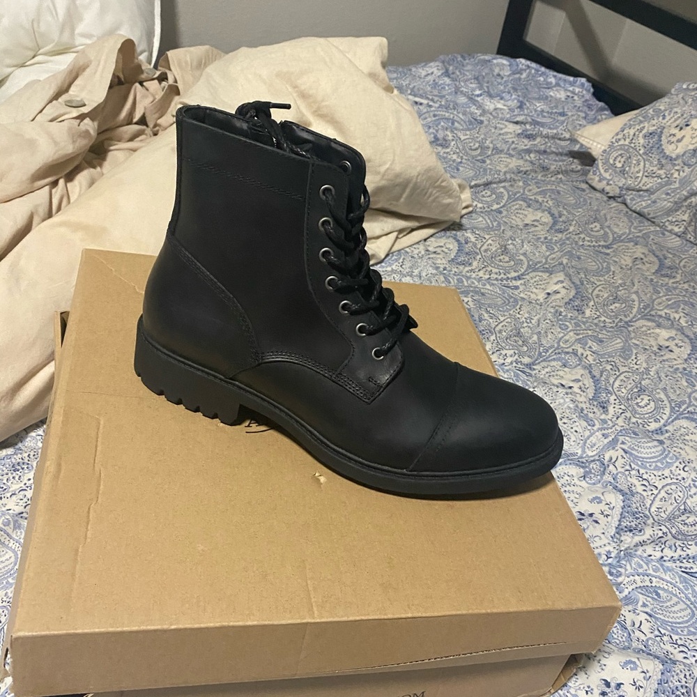 Frye black boots-Brand new